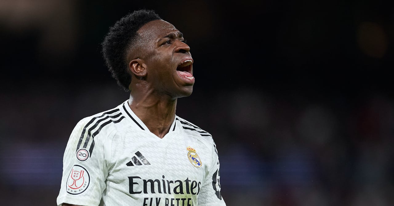 Vinicius put outside!