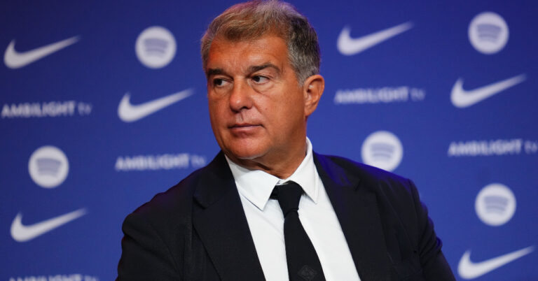Barça loses its head: why be interested in Domenech?