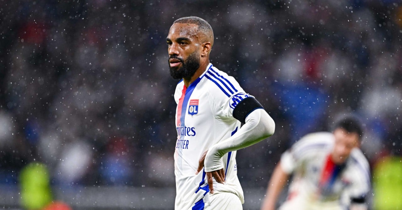 When Lacazette sees red ... for green
