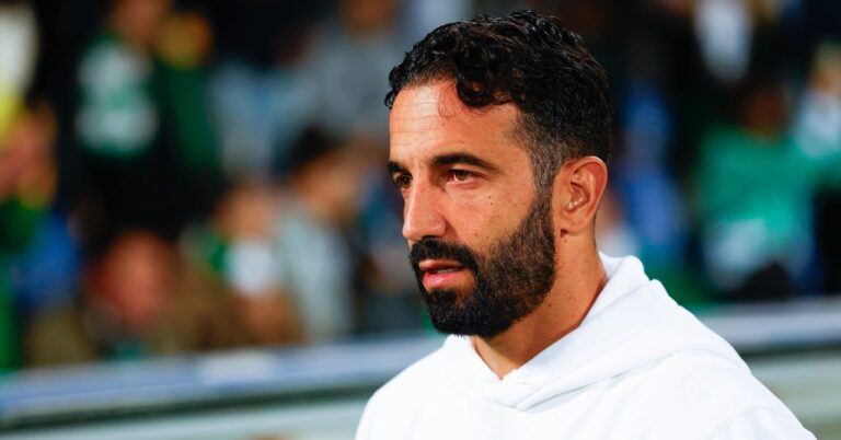 Manchester United holds his first recruit