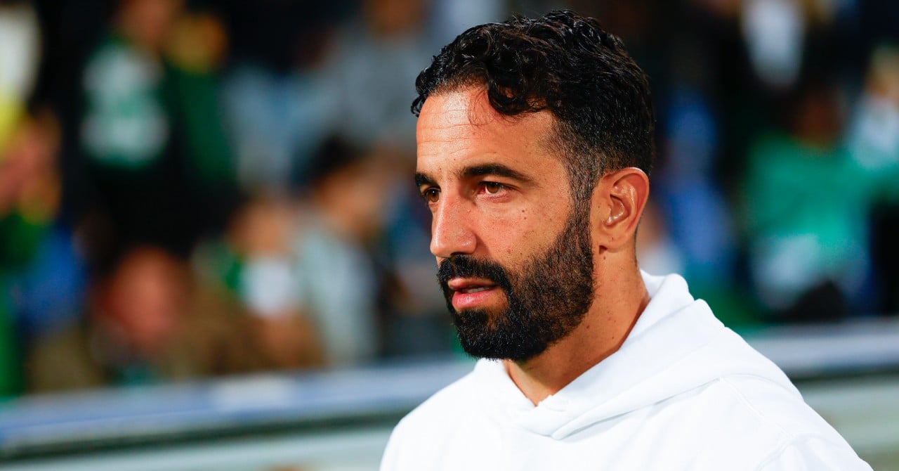 Manchester United holds his first recruit