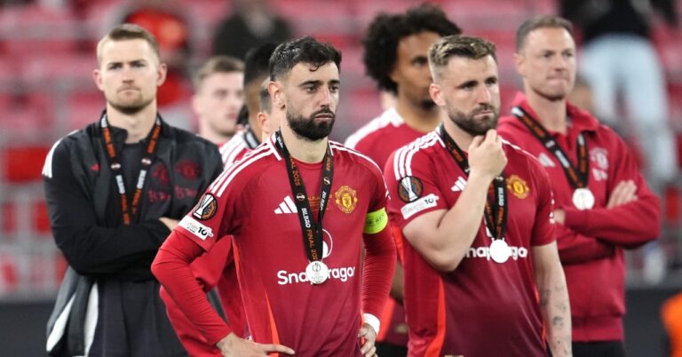 "A cursed club", a Consultant in charge Man United!