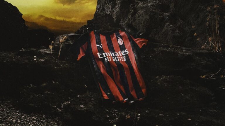 AC Milan unveils its new jersey with the Devil!