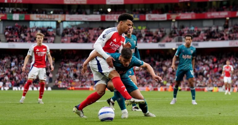 Arsenal collapses at home before Paris