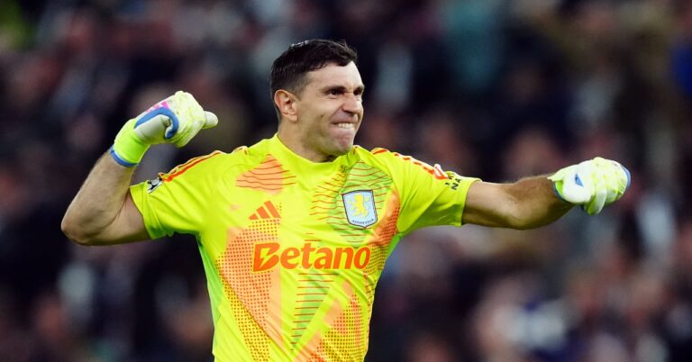 Emiliano Martinez with Jules Koundé, it becomes clearer
