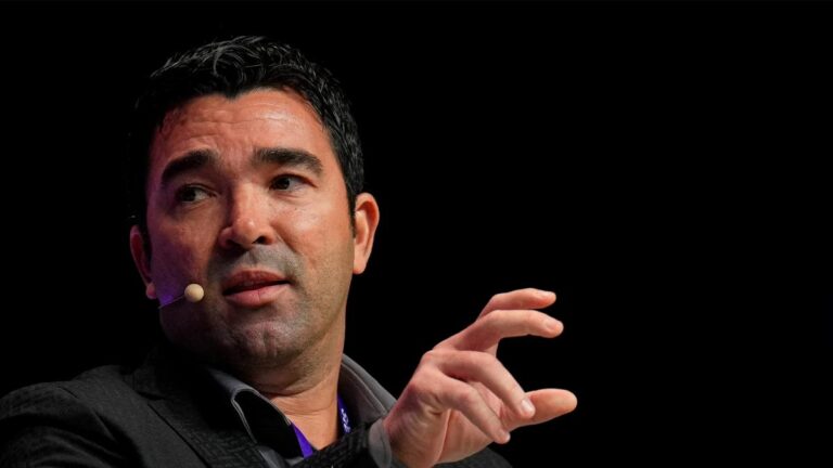 FC Barcelona: Deco chose two recruits for the transfer window