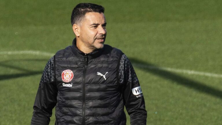 Girona: Hospitalized Míchel coach