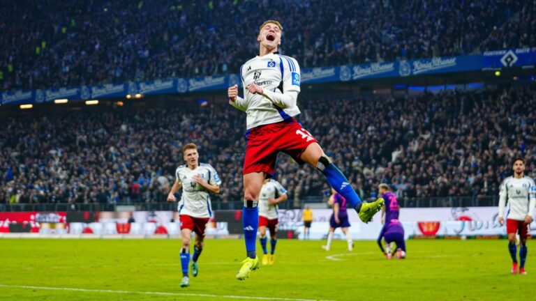 Hamburg explodes Ulm and goes back in the Bundesliga