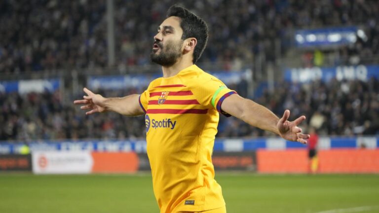 Ilkay Gündogan congratulates FC Barcelona after his title