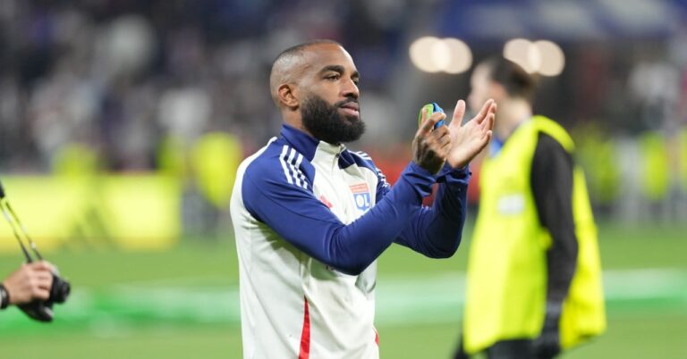 Lacazette, the terrible starting gift