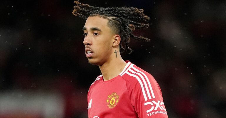 Leny Yoro is official