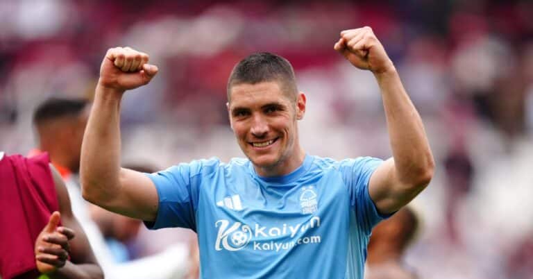 Nottingham replaces itself, Leicester wins and Vardy party