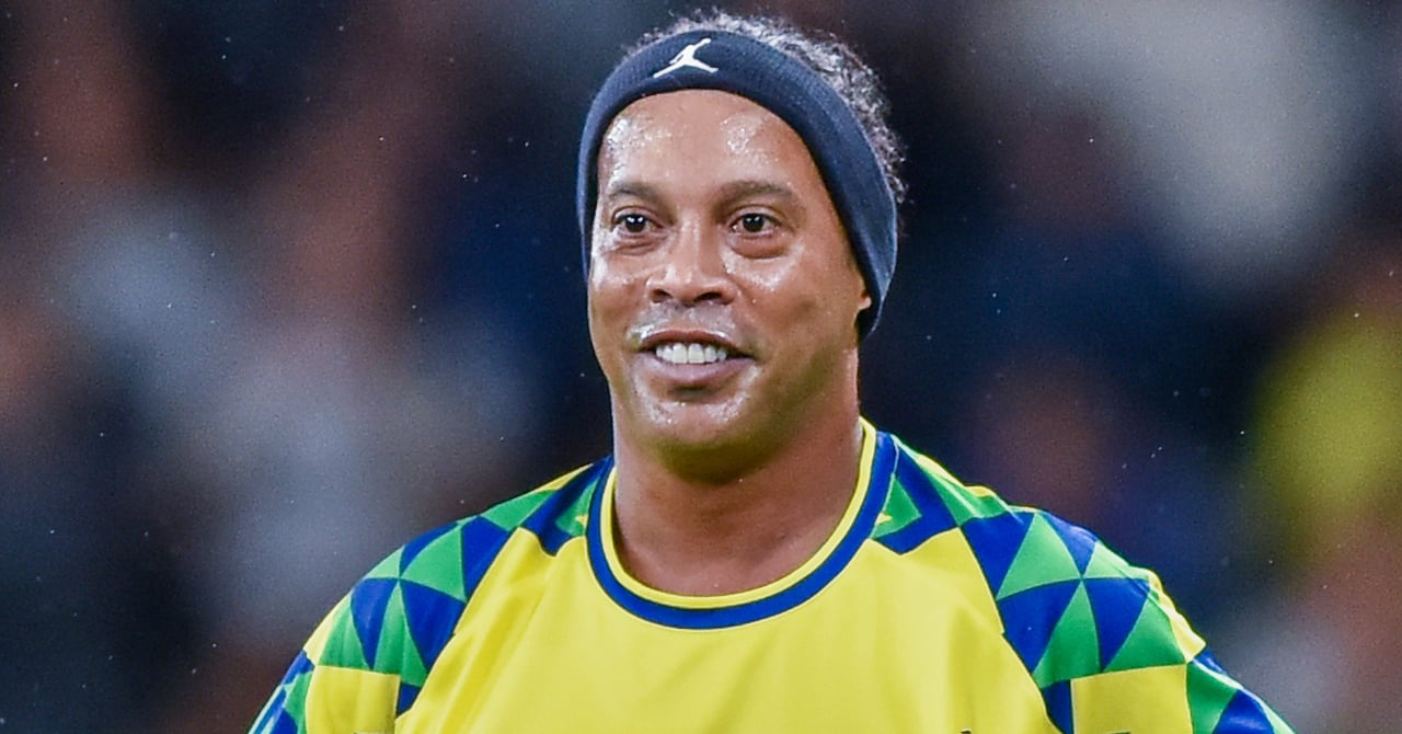 Ronaldinho, the big announcement