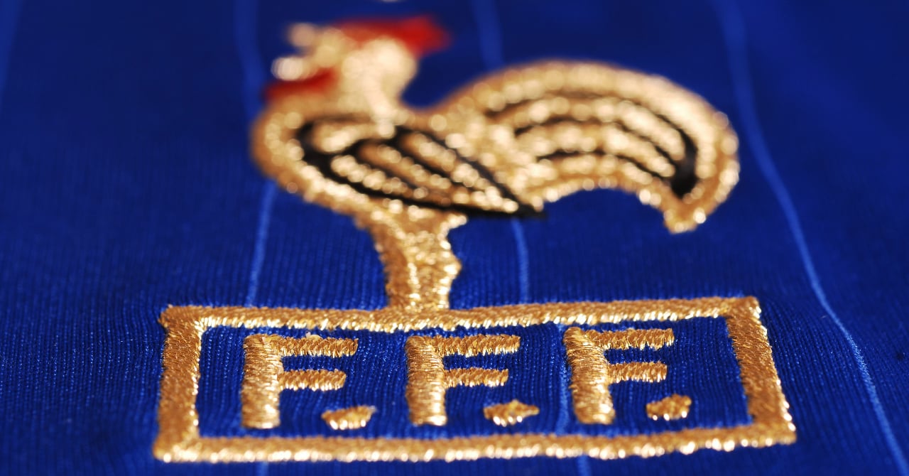Six blues dismissed, the sanction falls