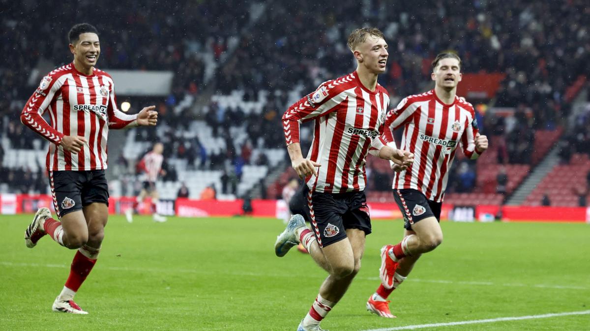 Sunderland overturns Sheffield United and goes back in the Premier League!