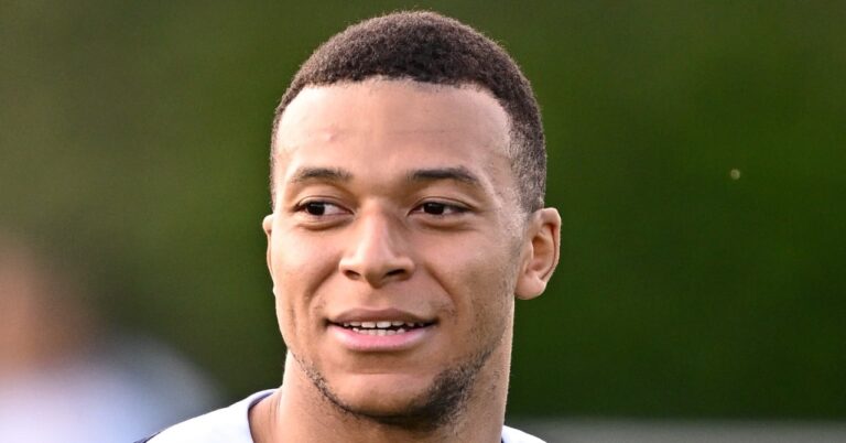Sacred PSG, is Mbappé disgusted?