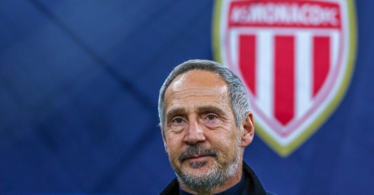 Monaco tries the shot Ter Stegen!