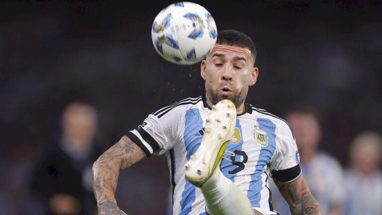 Atlético de Madrid tries to convince Nicolás Otamendi