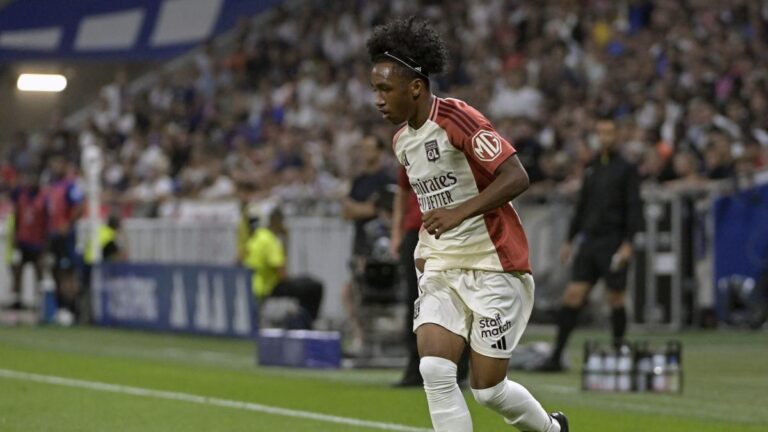 Chelsea chats with OL for Malick Fofana