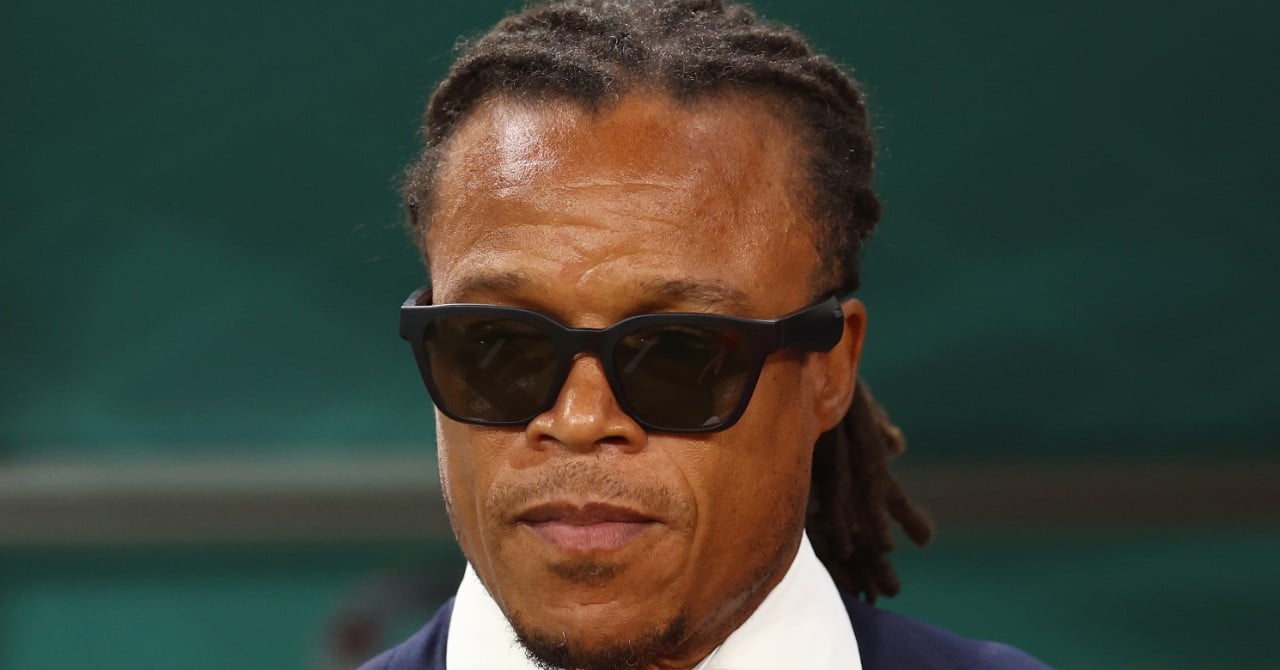 Edgar Davids takes dear