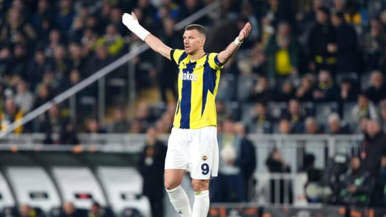 Edin Dzeko returns to Serie A