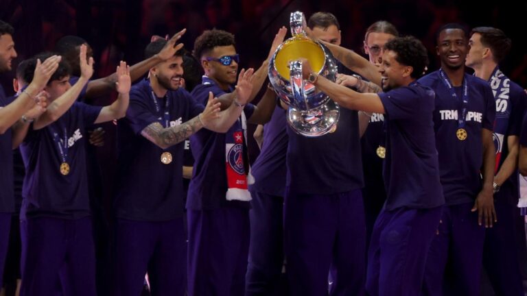 Golden casting, spectacular pyrotechnics, crazy atmosphere: story of a historical ceremony for PSG