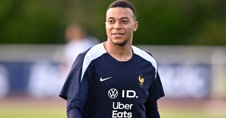 Icy atmosphere among the Blues? Mbappé pointed out