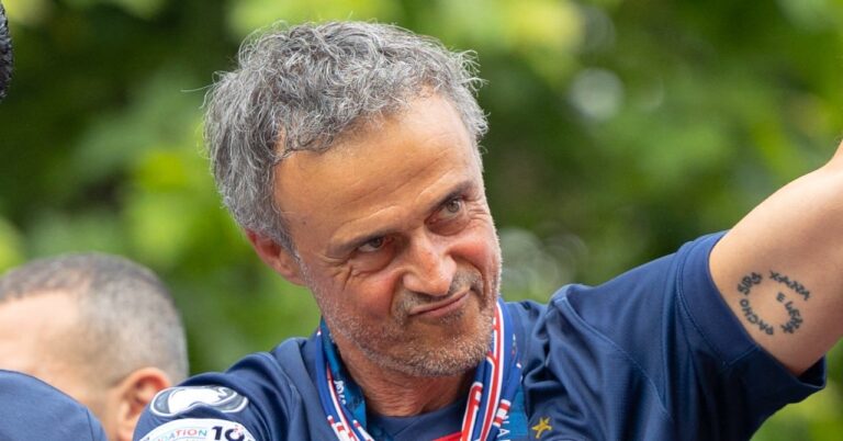 Luis Enrique, the incredible bicycle video