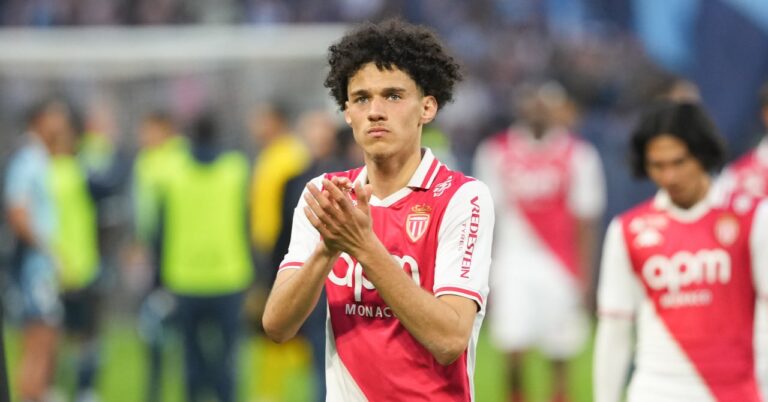 Maghnes Akliouche, it's officially finished