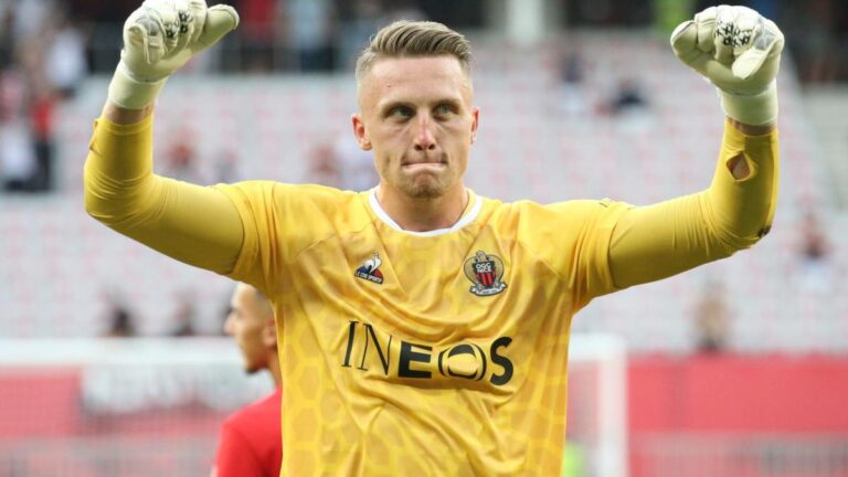 Nice discusses with a Premier League club for Marcin Bulka