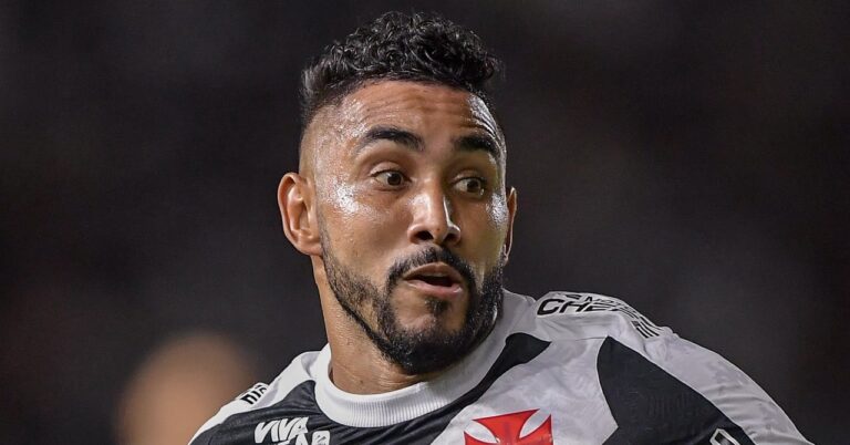 Payet pushed outside