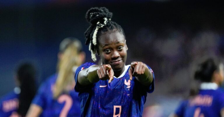 The Bleues continue and have fun