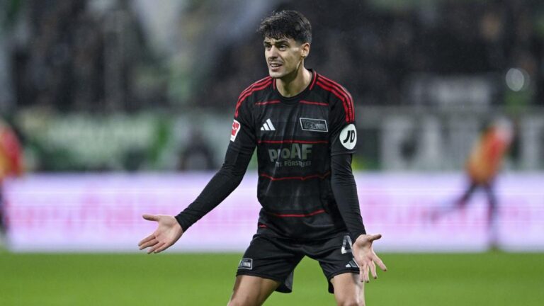 The target PSG Diogo Leite!