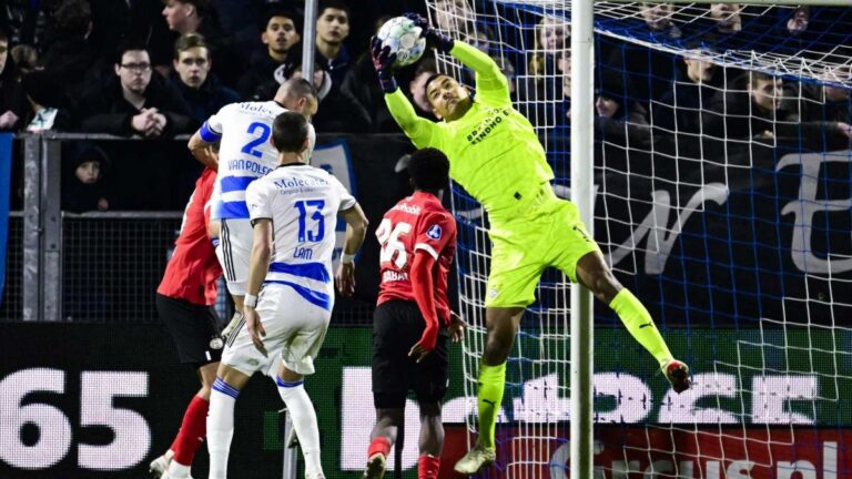 Walter Benitez will engage with Crystal Palace