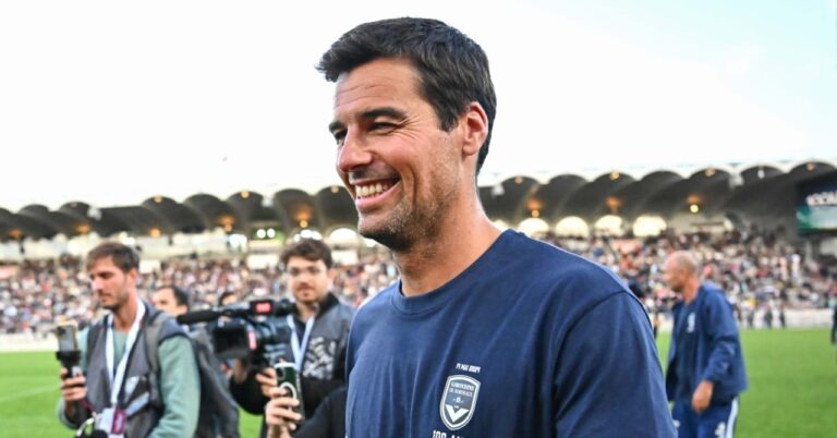 Yoann Gourcuff with a song star