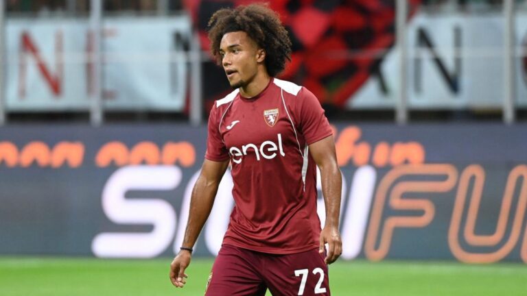 Paris FC is attacking a large Italian crack