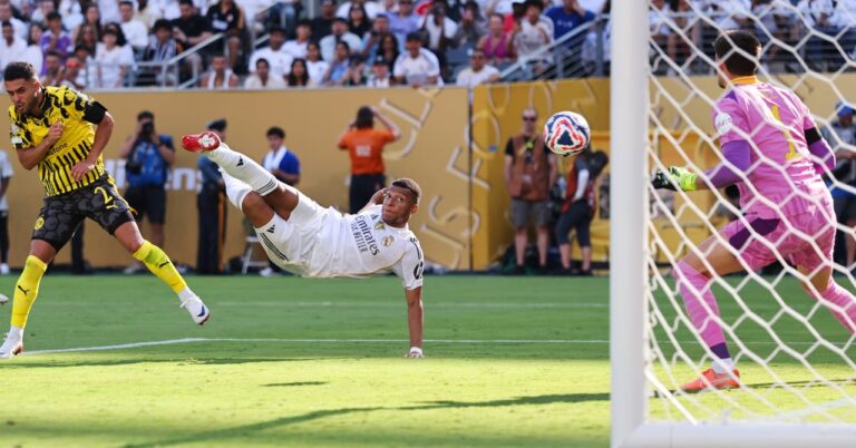 A jewel of Mbappé sends Real to challenge PSG!