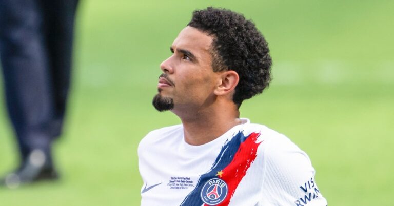 Zaïre-Emery, the downgraded muse
