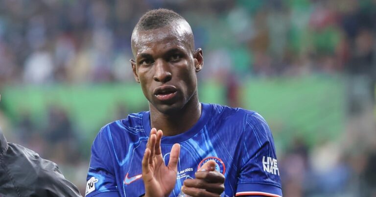 A heavyweight manifests itself for Nicolas Jackson