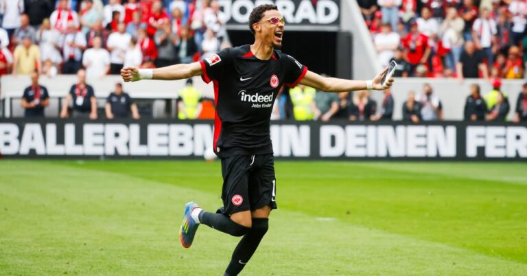 Manchester United's incredible attempt to sting Ekitike in Liverpool