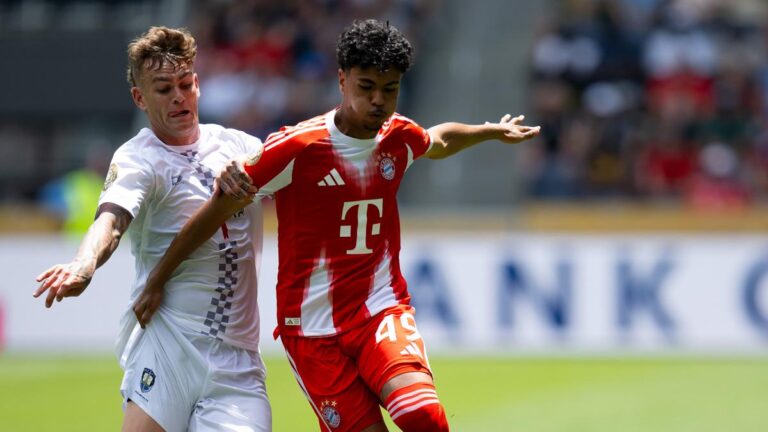 Adam Aznou leaves Bayern Munich for Everton