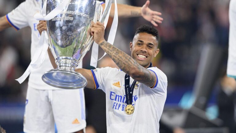 After a year of unemployment, Mariano Diaz trains with a club