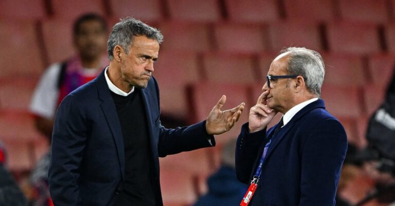 Emergency meeting at PSG