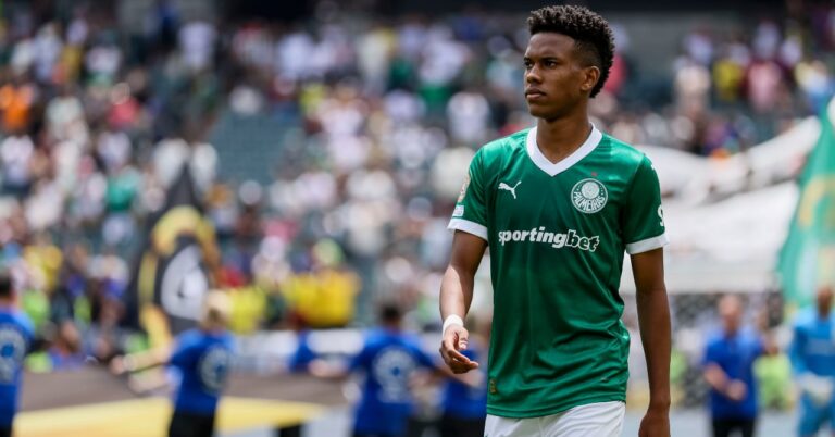 Golden Ball: Estevao chooses between Lamine Yamal and Dembélé