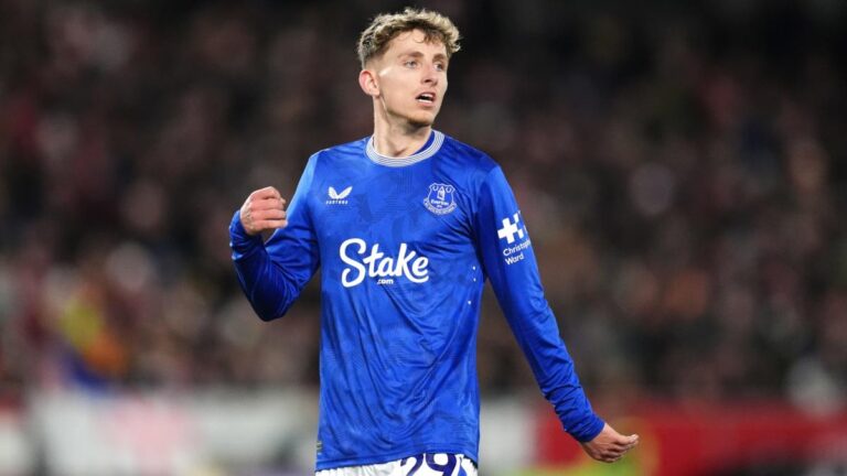 Jesper Lindström loaned to Wolfsburg