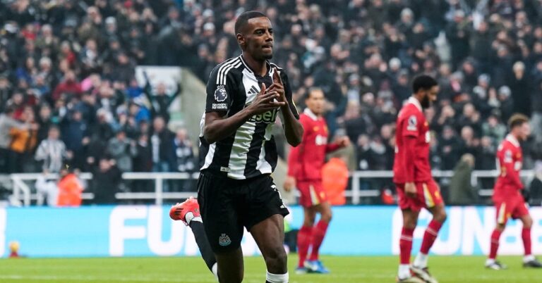 Liverpool who puts 150 million on Isak, it's possible!