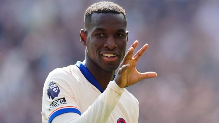 Manchester United is looking at Nicolas Jackson