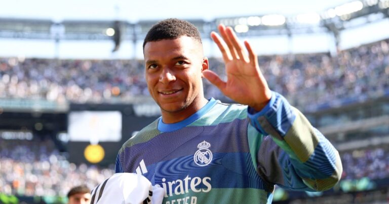 Mbappé, the ceremony which speaks volumes