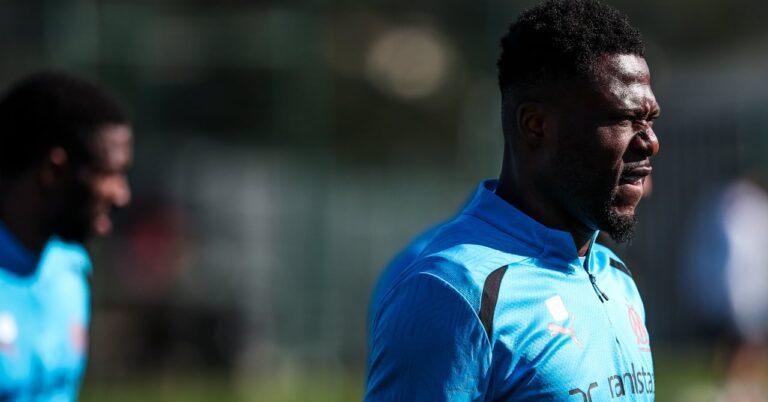 Mbemba persists and signs, at the risk of losing everything