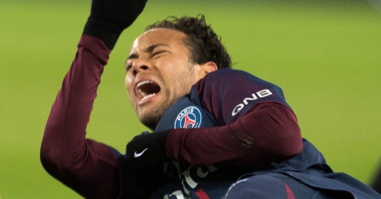 Neymar "disintegrated" to PSG